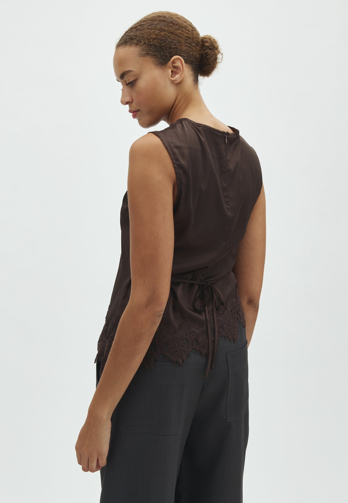 Beneka SS-F_Dark Brown_Model_2