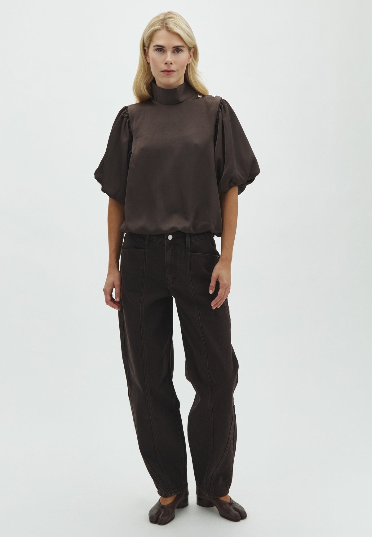 171157 Warisa Heavy Sateen Blouse_Dark Brown_Model_3